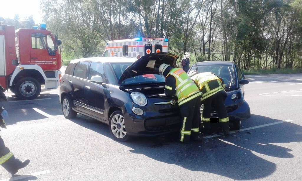 Feuerwehr Riedlingen - Verkehrsunfall B311 Neufra - Ertingen